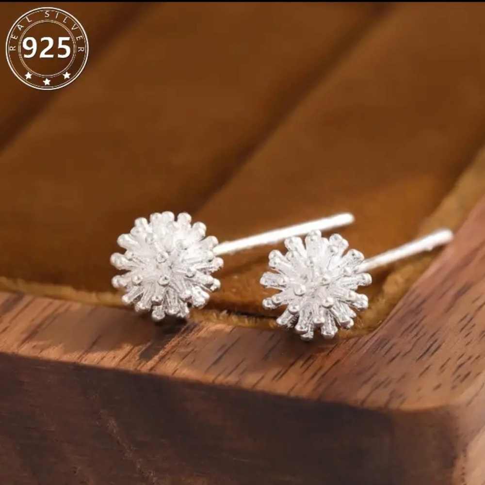 “Dandelion Balls” 925 Sterling Silver Tiny Dainty Spikey Flower Firework Studs - Picture 2 of 13